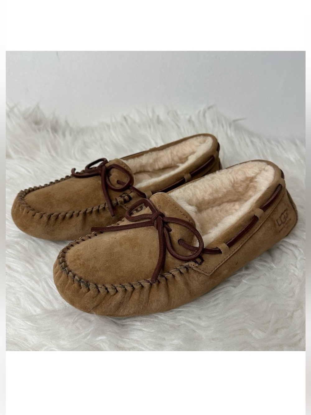 UGG Women’s Dakota Slippers Size 5